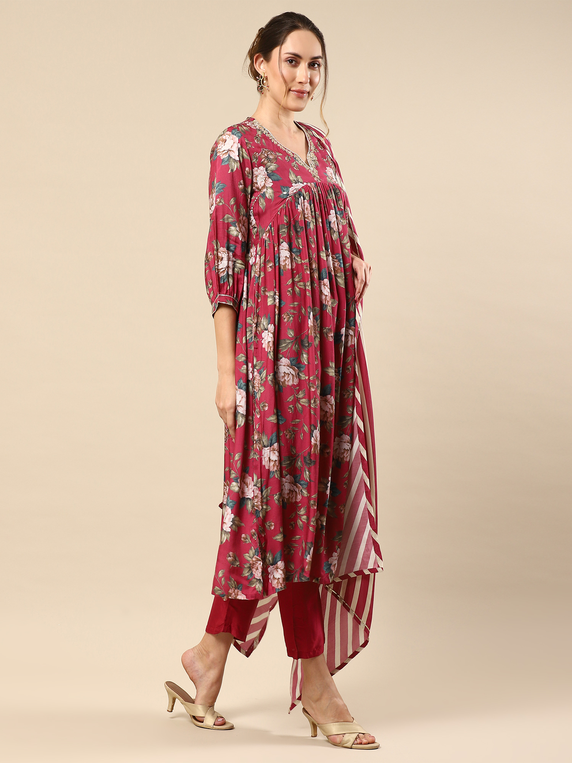 Gota Patti Leheriya Dupatta Paired with Printed Kurti Set